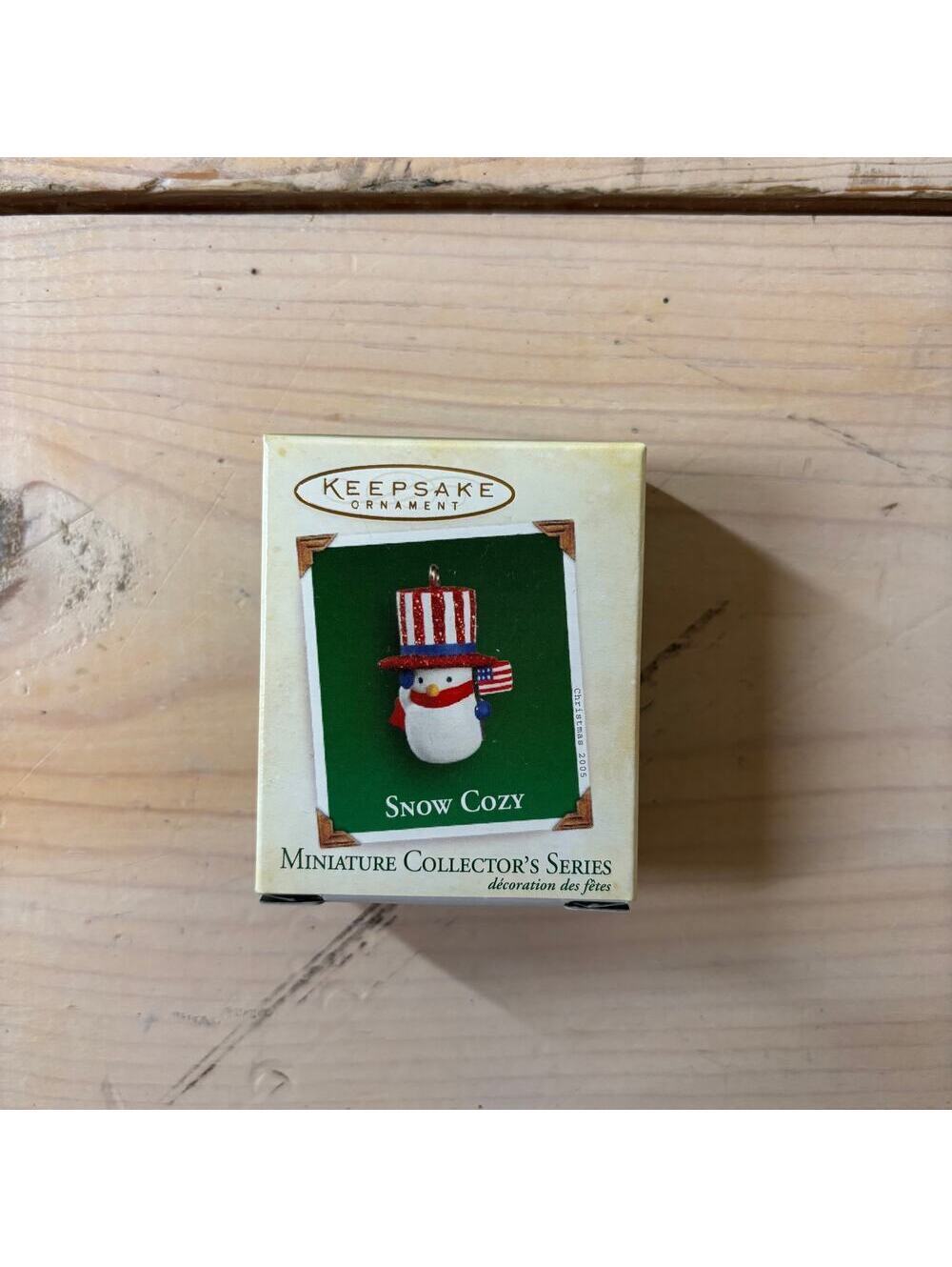 Hallmark Keepsake Ornament NIB Snow Cozy 2005 Minature Collector's Series